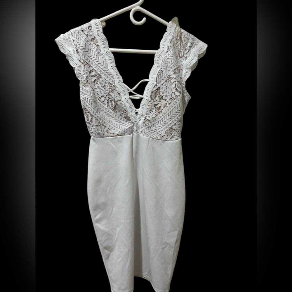 White Dress with Lacy top Haute‎ Monde